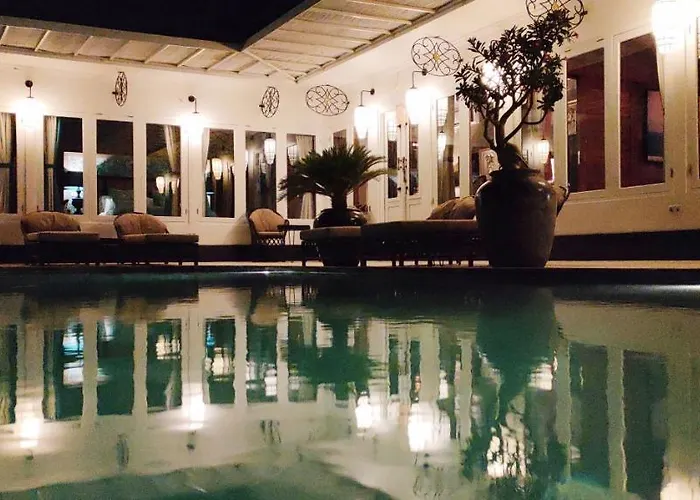 H616 Vintage Elegance With Sea View Villa Kubutambahan (Bali)